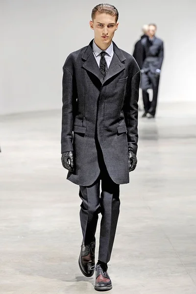 Look 3
